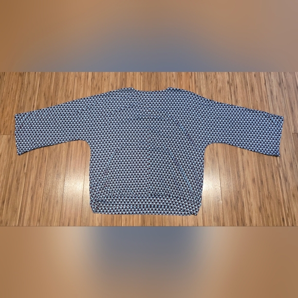 NWOT Venus Patterned Top - Picture 9 of 11